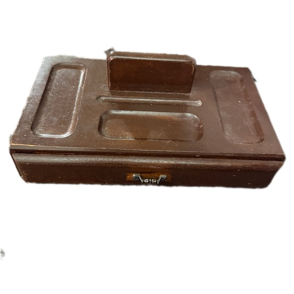 Brown Jewelry Organizer - Picture 2 of 4